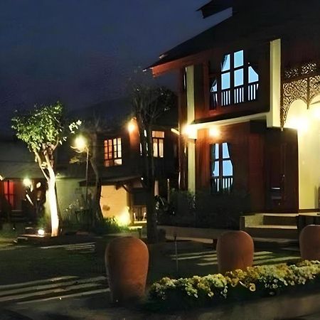 Huan Aumpron Resort Phrae Exterior foto