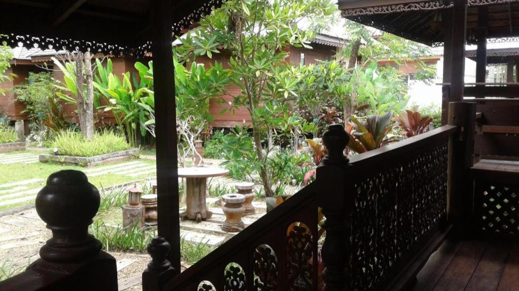 Huan Aumpron Resort Phrae Exterior foto