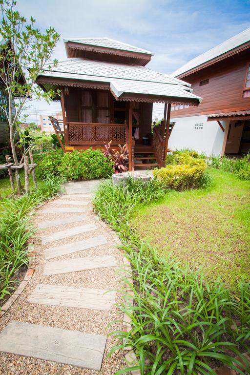 Huan Aumpron Resort Phrae Exterior foto