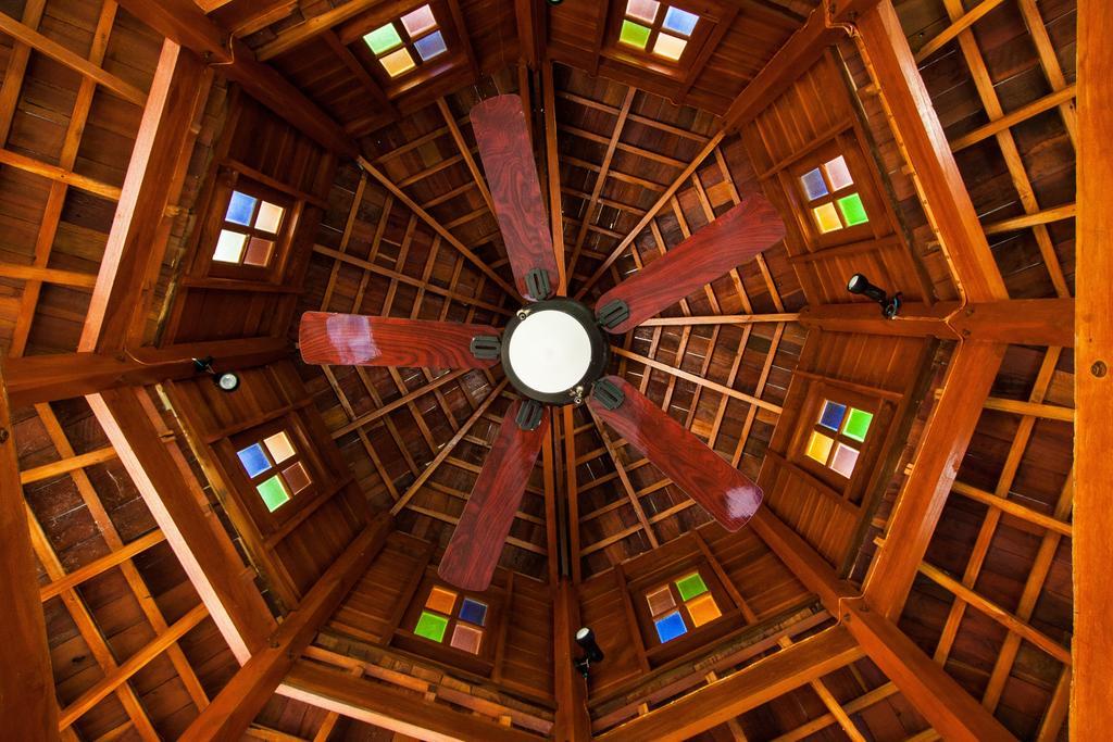 Huan Aumpron Resort Phrae Exterior foto